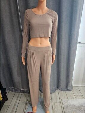 Women's Two-Piece Long Sleeve Crop Top and Pants Lounge Set - Taupe
